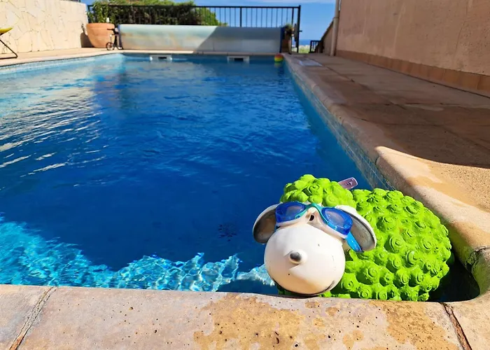 Au Calme Des Pins Avec Vue Mer