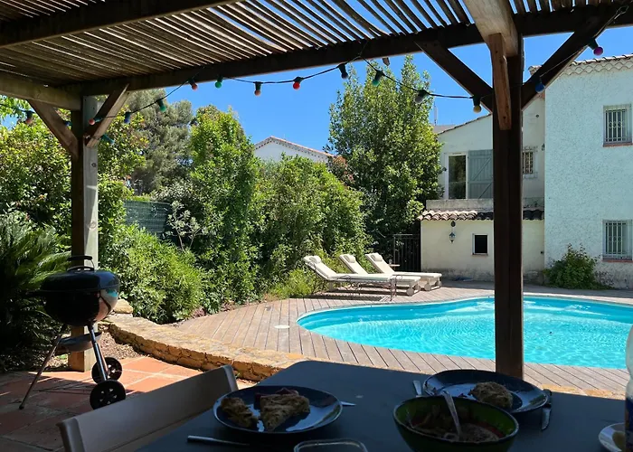 Charming Quiet Pool Villa
